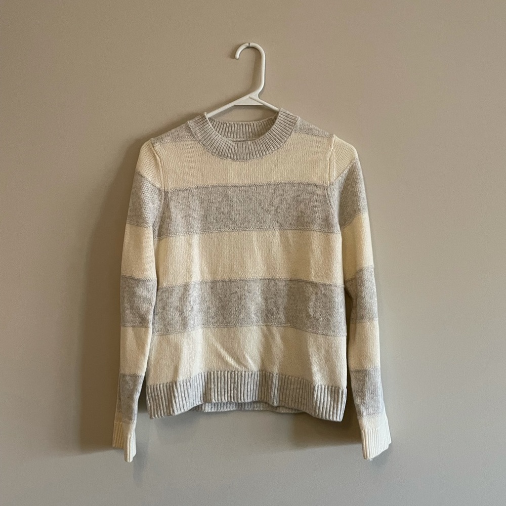 Banana Republic Crew Neck Thick Striped Sweater, Size XS